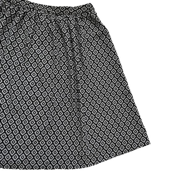 LOFT Outlet Skirt Black White Geometric Design Skater Circle Mini Size 4 NEW - Picture 5 of 10